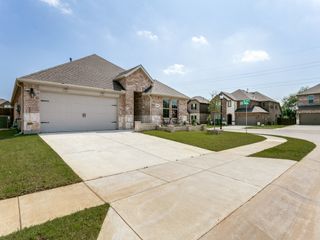 9704 Autumn Leaves Lane, Aubrey, TX 76227