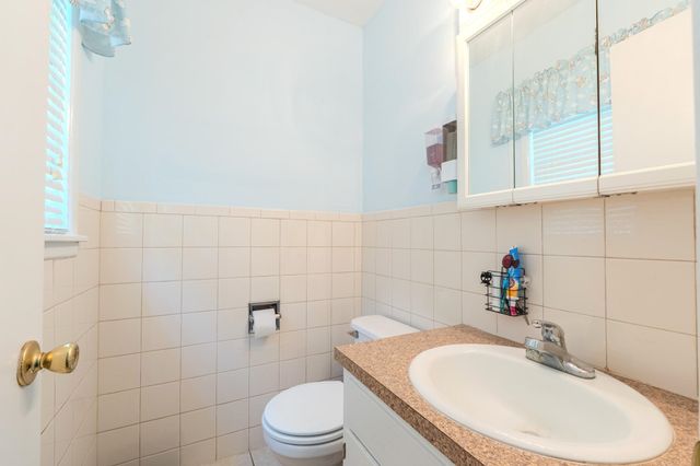 804 E English Ct, Derby, KS 67037