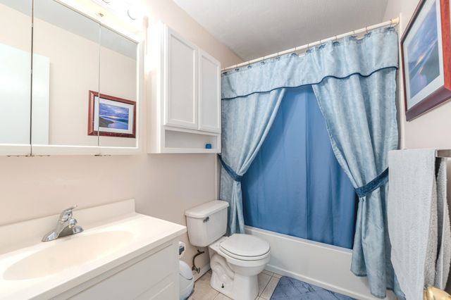804 E English Ct, Derby, KS 67037
