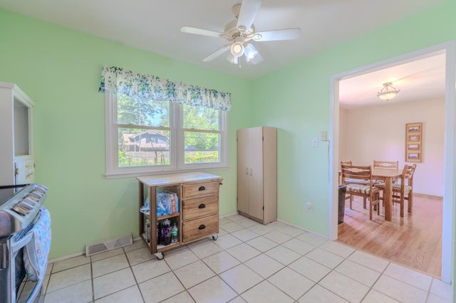 804 E English Ct, Derby, KS 67037