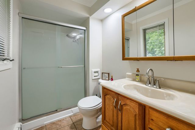 823 Greenwood Avenue, Carpentersville, IL 60110