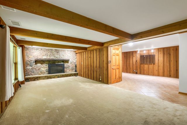 823 Greenwood Avenue, Carpentersville, IL 60110