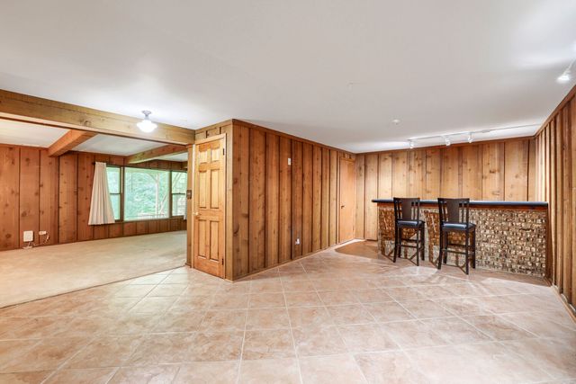 823 Greenwood Avenue, Carpentersville, IL 60110