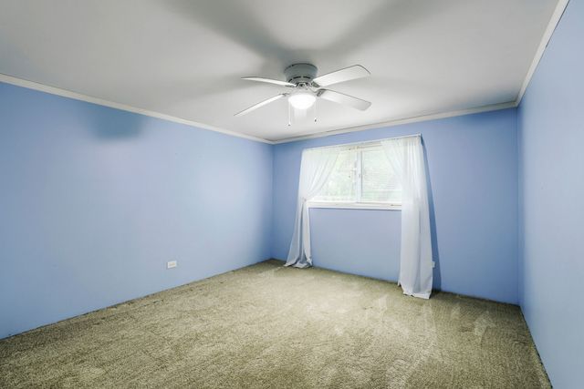 823 Greenwood Avenue, Carpentersville, IL 60110