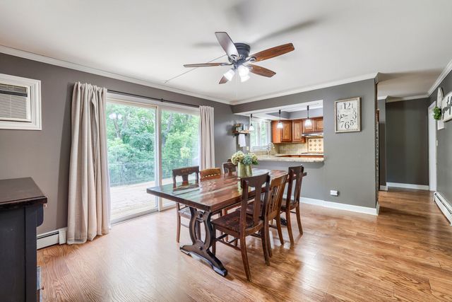 823 Greenwood Avenue, Carpentersville, IL 60110