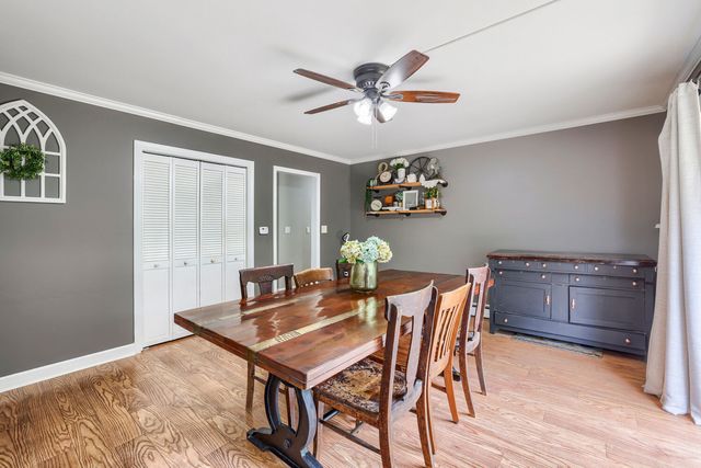 823 Greenwood Avenue, Carpentersville, IL 60110