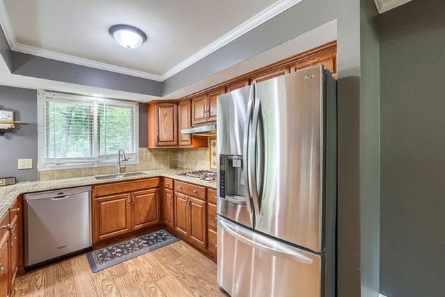 823 Greenwood Avenue, Carpentersville, IL 60110