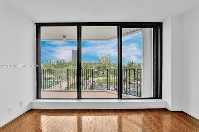 300 Three Islands Blvd 305, Hallandale Beach, FL 33009