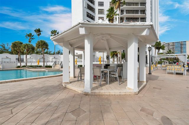 300 Three Islands Blvd 305, Hallandale Beach, FL 33009