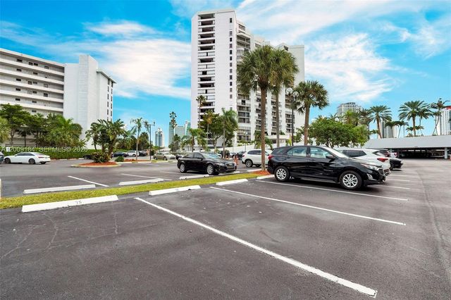 300 Three Islands Blvd 305, Hallandale Beach, FL 33009