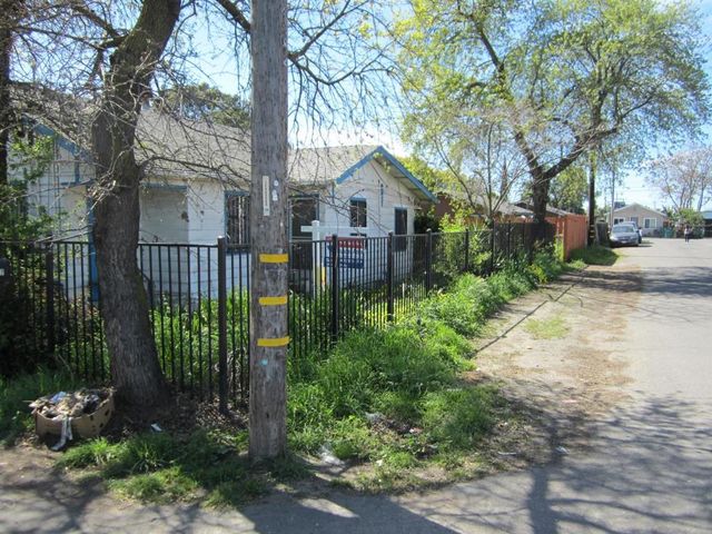 1647 N Gilchrist Avenue, Stockton, CA 95205