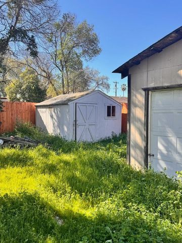 1647 N Gilchrist Avenue, Stockton, CA 95205