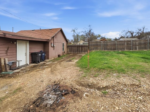 3000 Avenue M, Fort Worth, TX 76105