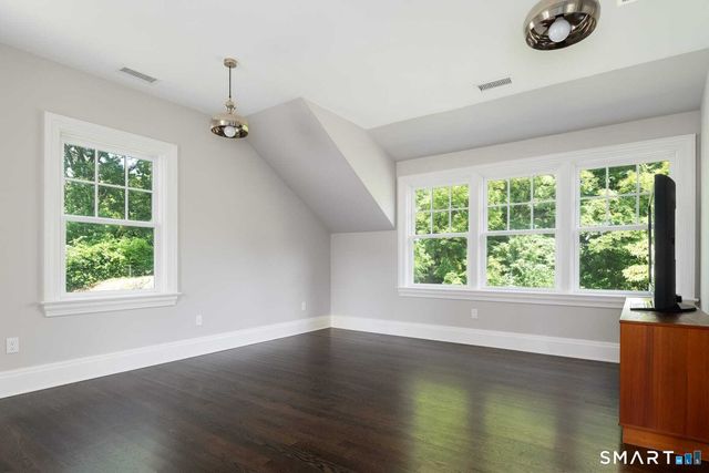 16 Annjim Drive, Greenwich, CT 06830