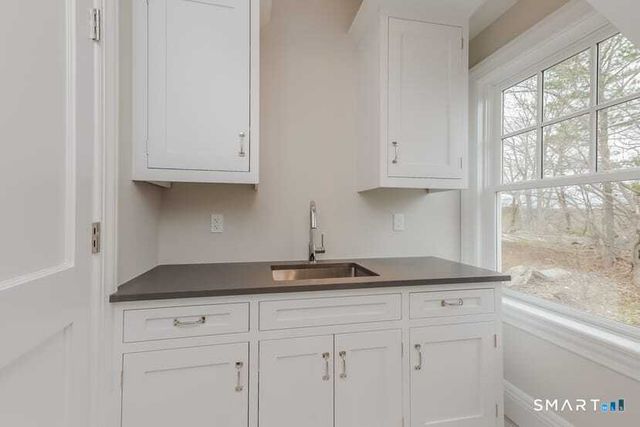 16 Annjim Drive, Greenwich, CT 06830