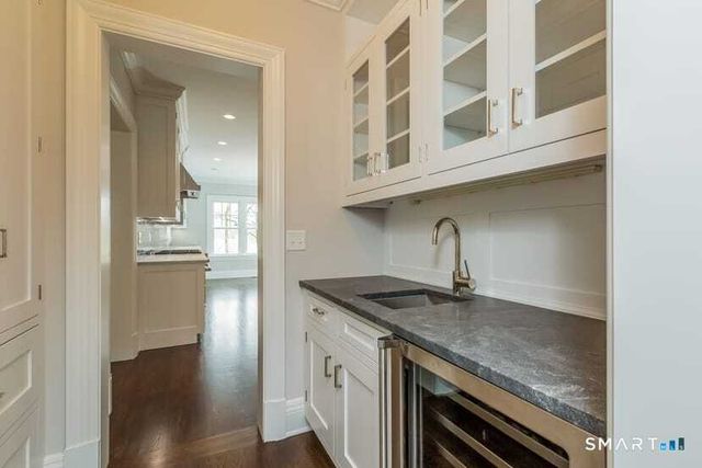16 Annjim Drive, Greenwich, CT 06830