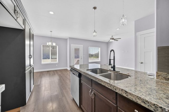 7228 N CLOVER LEAF LN, Eagle Mountain, UT 84005