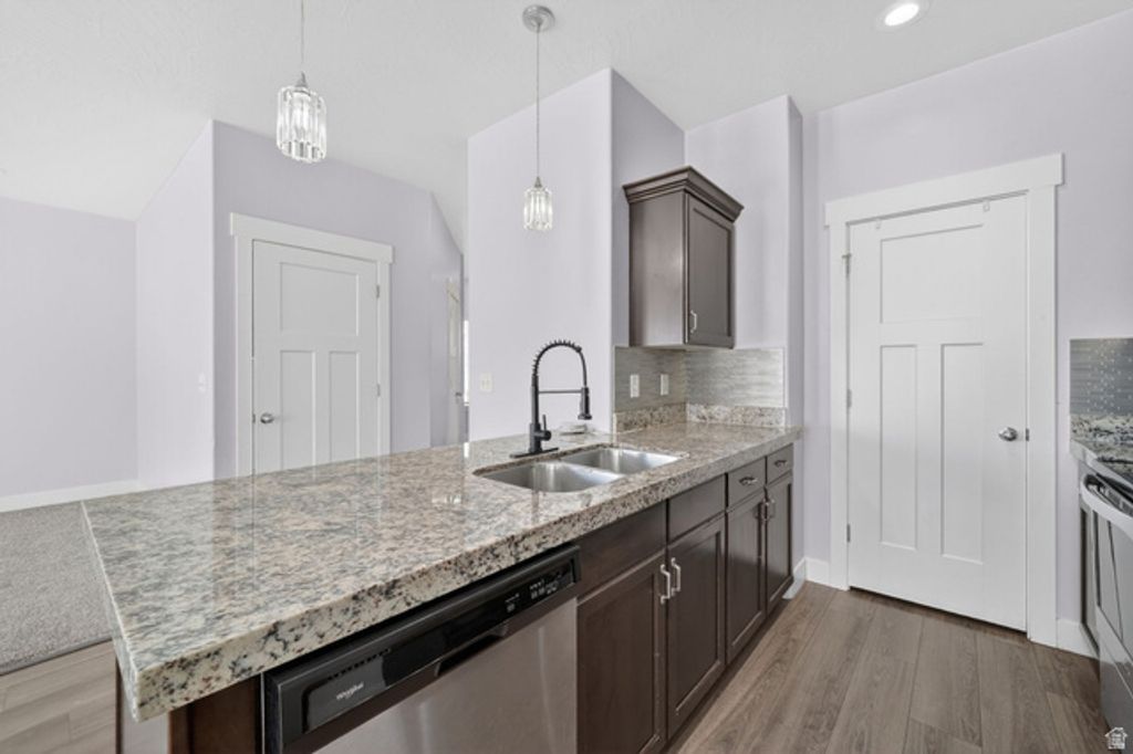 Image 20 of property listing at 7228 N CLOVER LEAF LN, Eagle Mountain, UT 84005