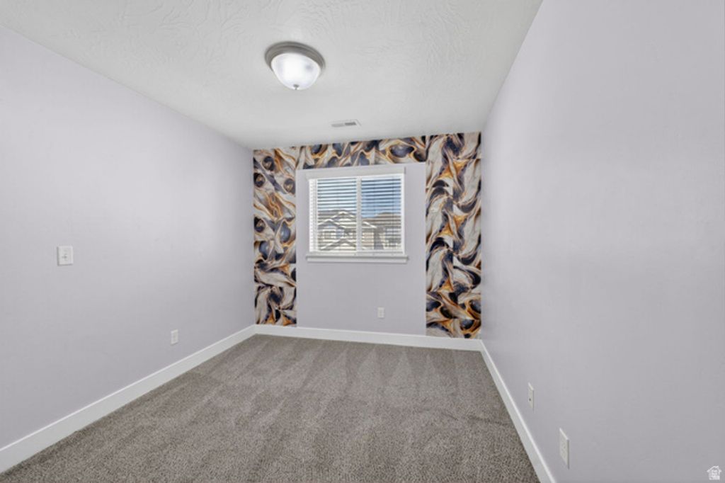Image 29 of property listing at 7228 N CLOVER LEAF LN, Eagle Mountain, UT 84005
