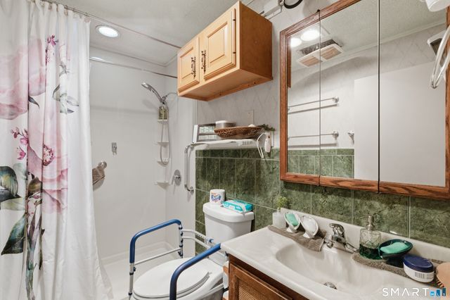 119 Jennings Avenue, Bridgeport, CT 06610