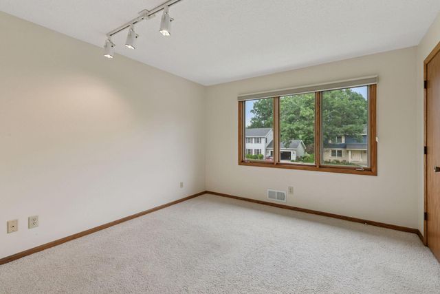 7619 W 85th Street, Bloomington, MN 55438