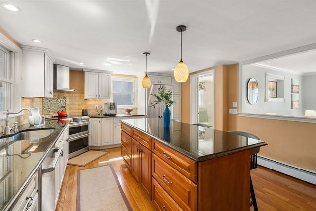 67 Lynnfield St, Lynn, MA 01904