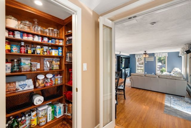 67 Lynnfield St, Lynn, MA 01904