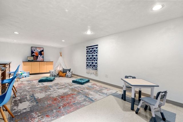 67 Lynnfield St, Lynn, MA 01904