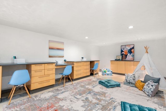 67 Lynnfield St, Lynn, MA 01904