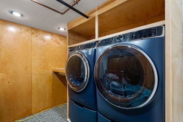 67 Lynnfield St, Lynn, MA 01904