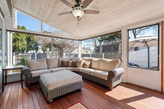 67 Lynnfield St, Lynn, MA 01904