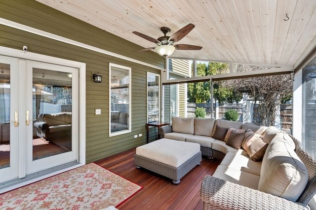 67 Lynnfield St, Lynn, MA 01904