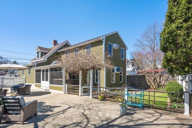 67 Lynnfield St, Lynn, MA 01904