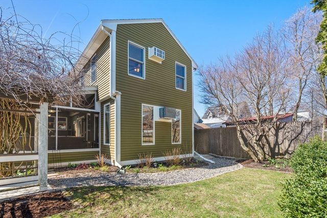 67 Lynnfield St, Lynn, MA 01904