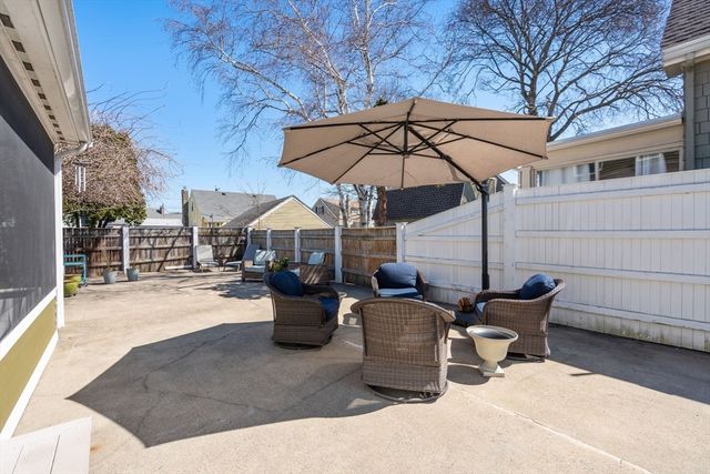 67 Lynnfield St, Lynn, MA 01904