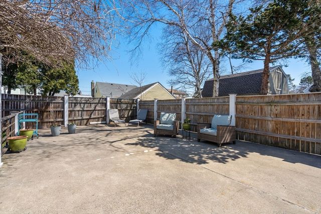 67 Lynnfield St, Lynn, MA 01904