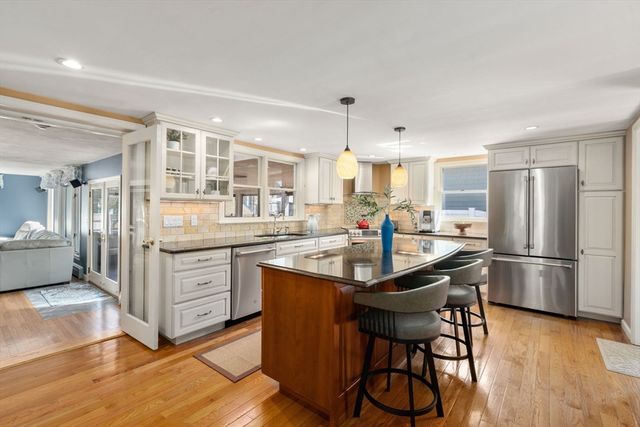 67 Lynnfield St, Lynn, MA 01904