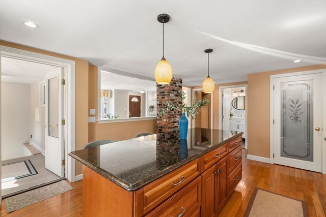 67 Lynnfield St, Lynn, MA 01904