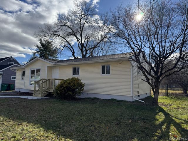 4 Morris Drive, Hyde Park, NY 12538