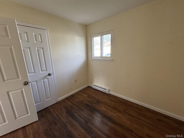 4 Morris Drive, Hyde Park, NY 12538