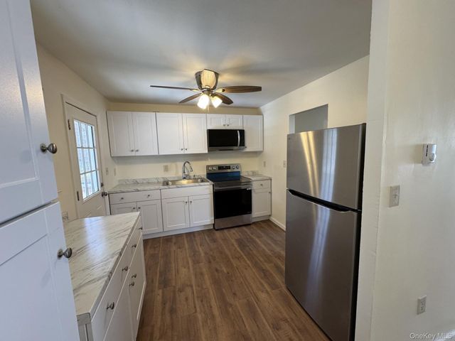 4 Morris Drive, Hyde Park, NY 12538