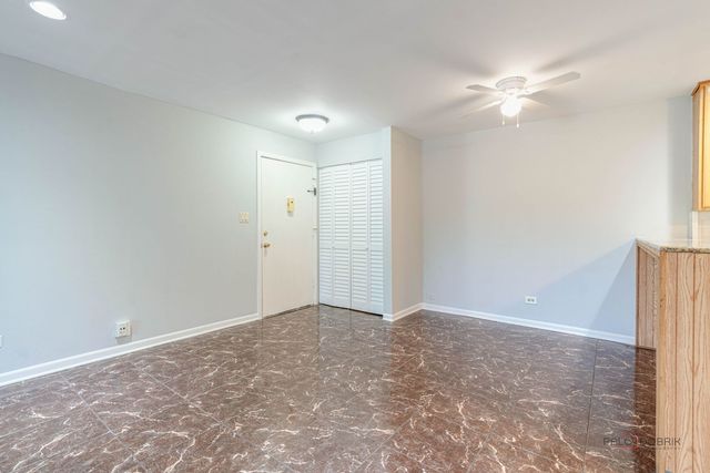 575 Heritage Drive 206, Schaumburg, IL 60169