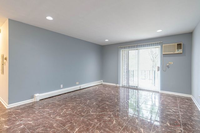 575 Heritage Drive 206, Schaumburg, IL 60169