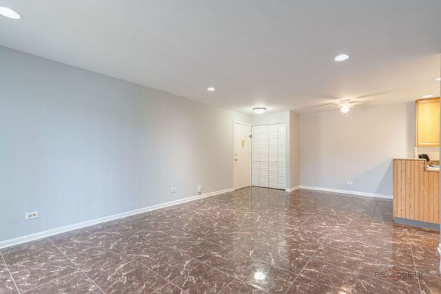 575 Heritage Drive 206, Schaumburg, IL 60169