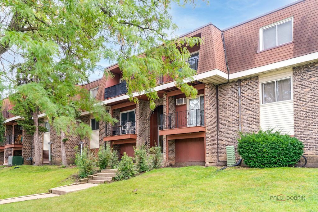 575 Heritage Drive 206, Schaumburg, IL 60169