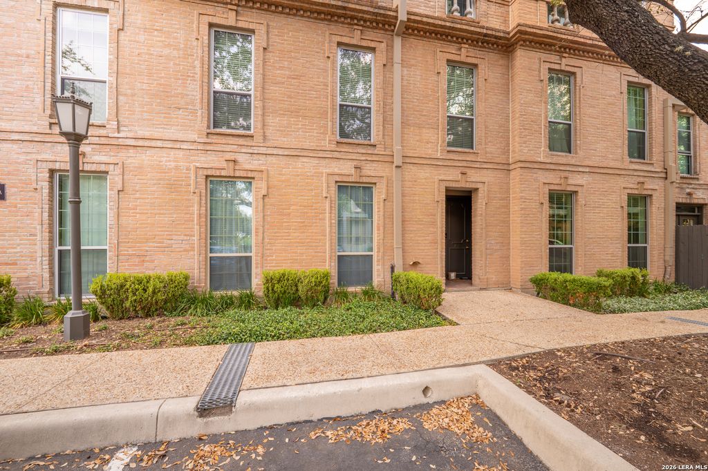 7707 Broadway Apt 26A, San Antonio, TX 78209