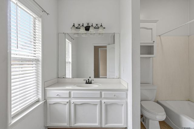 17160 Fountainbleau Dr, Prairieville, LA 70769