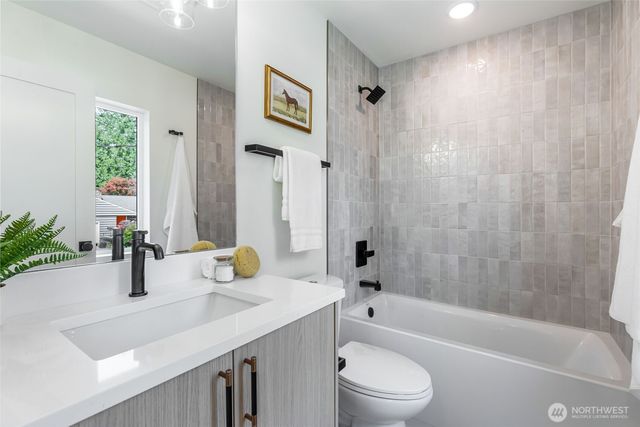 11013 Goodwin Way NE, Seattle, WA 98125