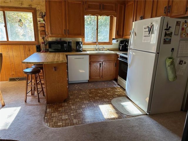 1926 Deer Trail, Spooner, WI 54801