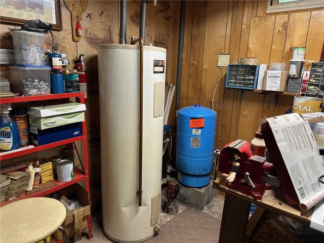 1926 Deer Trail, Spooner, WI 54801